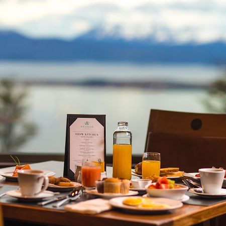 Arakur Ushuaia Resort & Spa Εξωτερικό φωτογραφία Breakfast at the Lake House