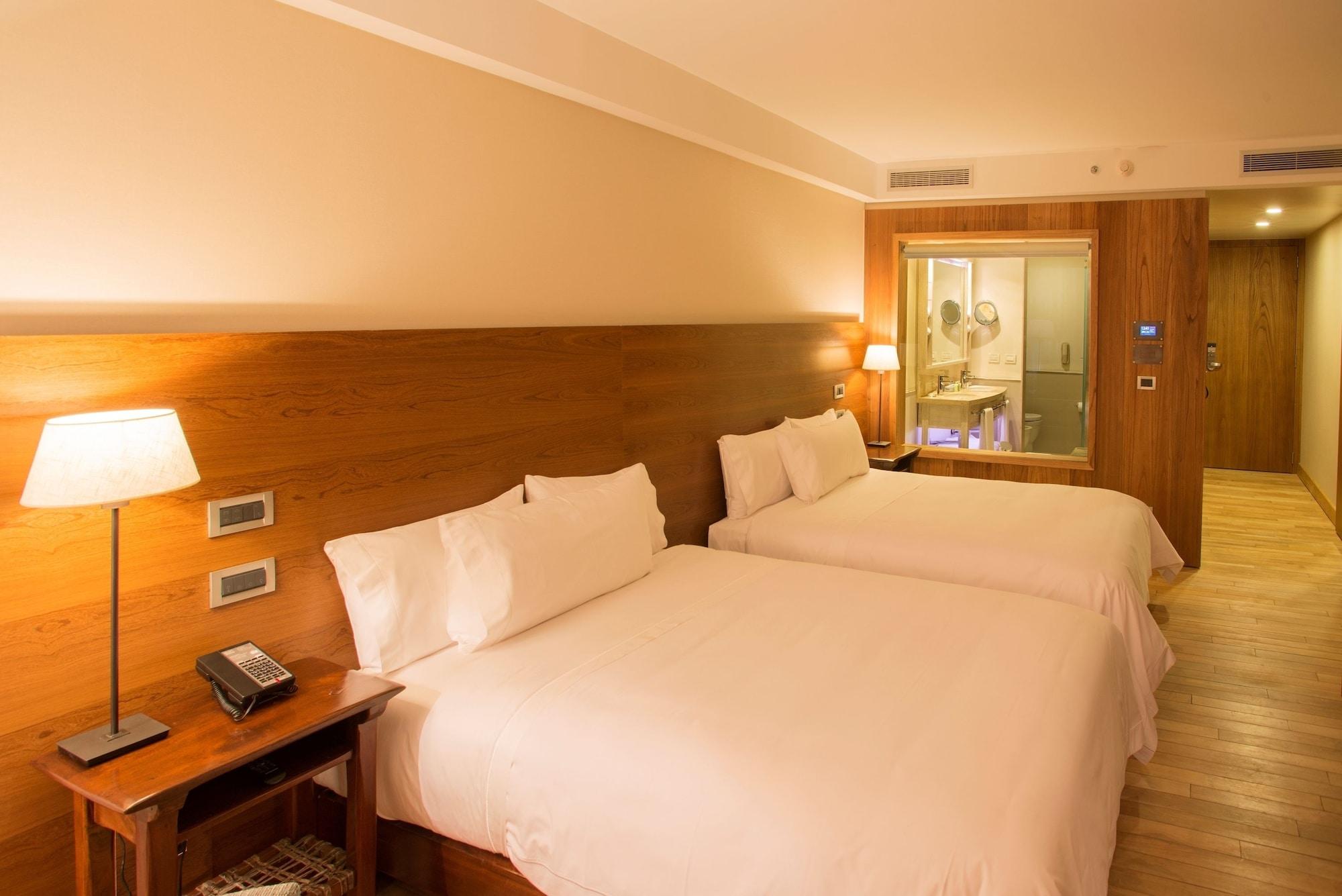 Arakur Ushuaia Resort & Spa Εξωτερικό φωτογραφία A room at the hotel