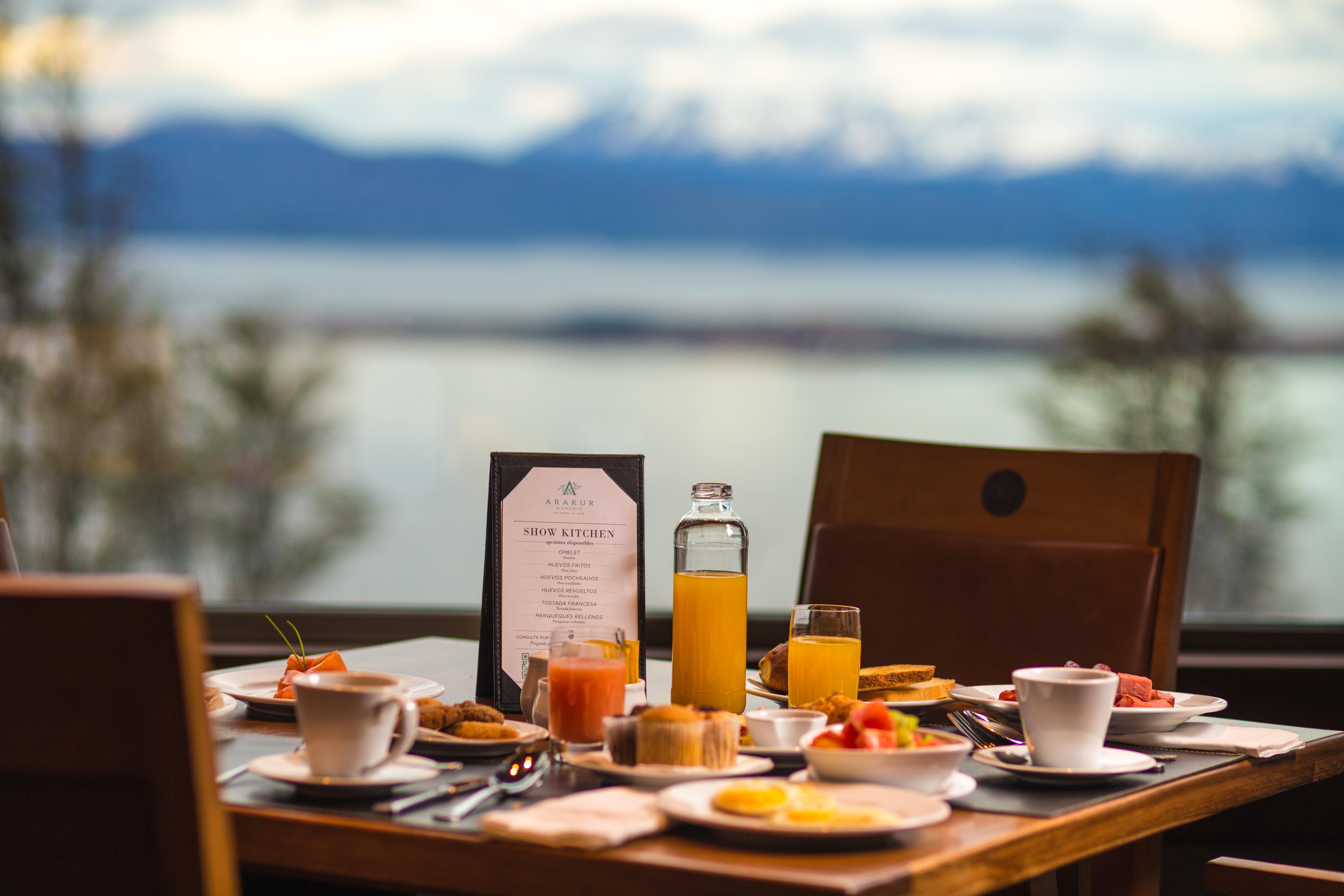 Arakur Ushuaia Resort & Spa Εξωτερικό φωτογραφία Breakfast at the Lake House