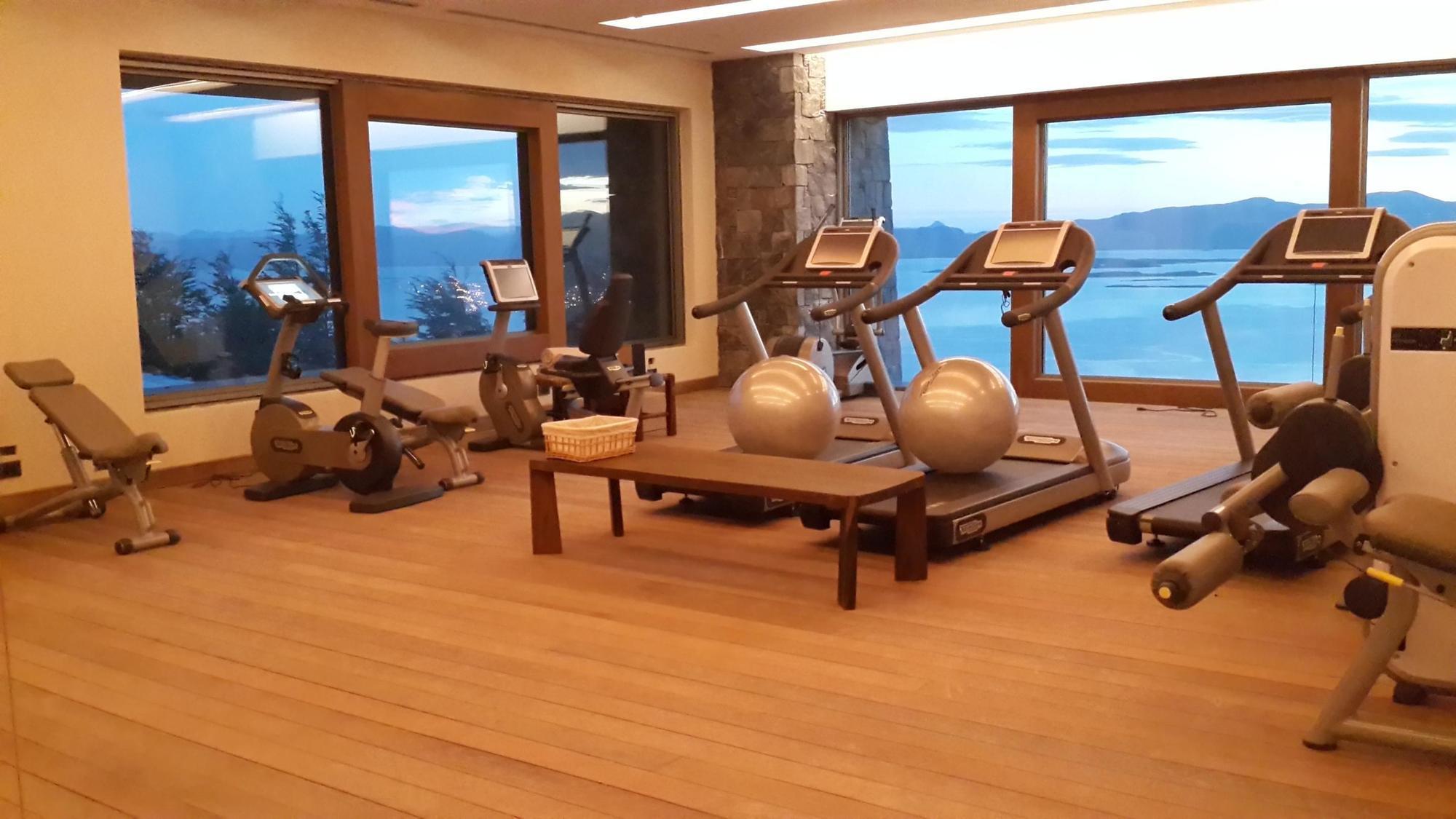 Arakur Ushuaia Resort & Spa Εξωτερικό φωτογραφία A gym at a hotel