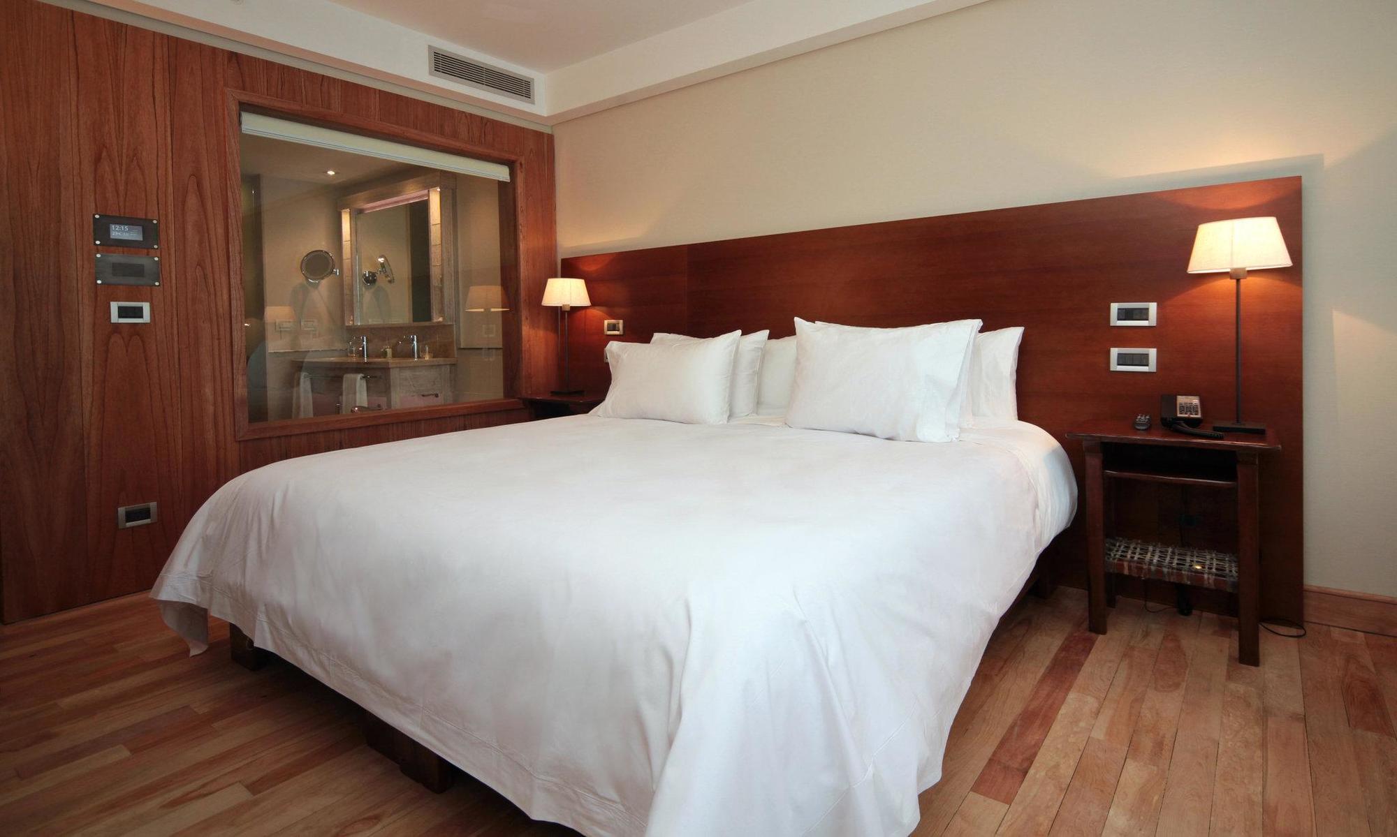 Arakur Ushuaia Resort & Spa Εξωτερικό φωτογραφία A bedroom at the hotel