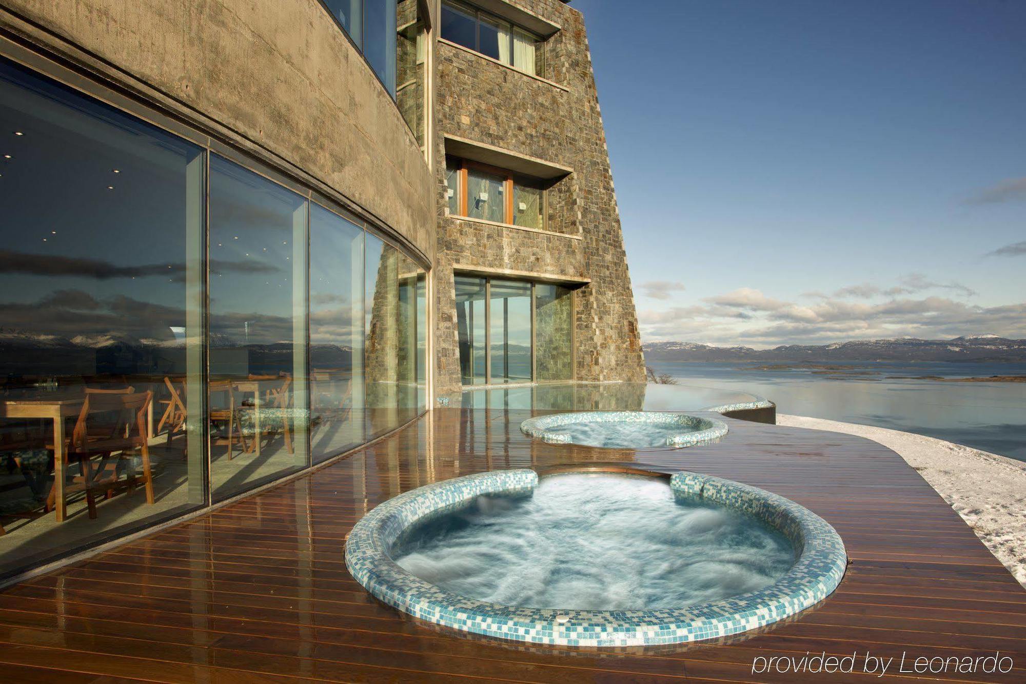 Arakur Ushuaia Resort & Spa Εξωτερικό φωτογραφία The hot tubs at the hotel